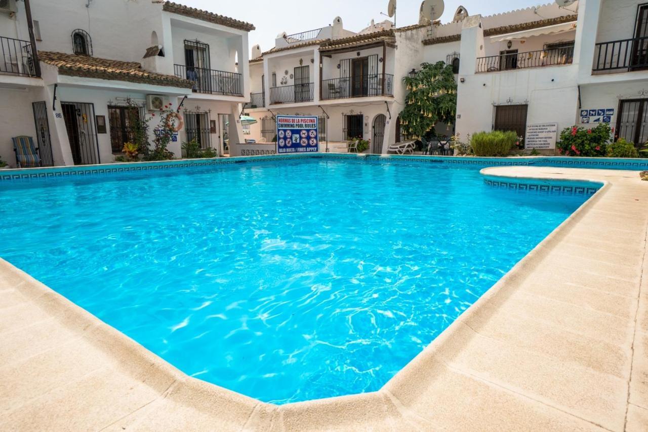 Nueva Nerja 71 Menyber Villa Exteriör bild